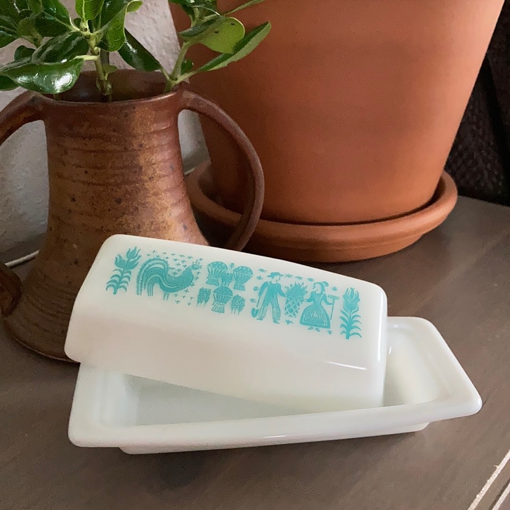 Vintage Pyrex Amish Butterdish